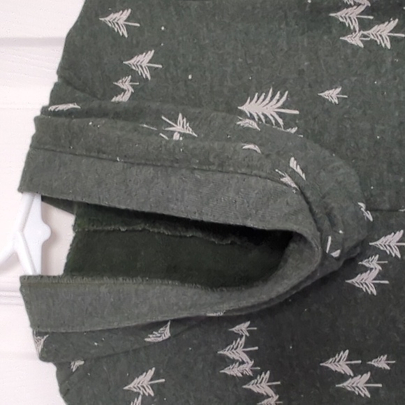 Lulu & Roo Hooded Polar Express Romper 18-24 months Unisex - Picture 8 of 11